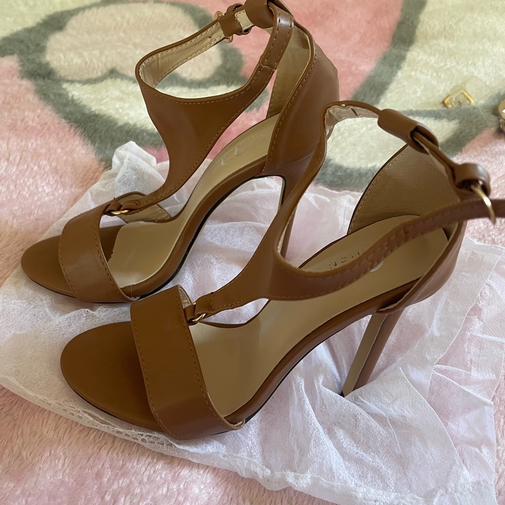 Size 6 new